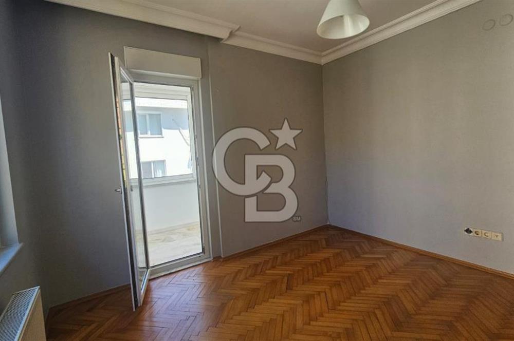 KADIKÖY CADDEBOSTAN DA 190 m² 4+1 GENİŞ SALONLU KİRALIK DAİRE