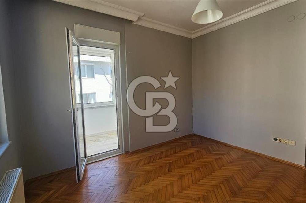 KADIKÖY CADDEBOSTAN DA 190 m² 4+1 GENİŞ SALONLU KİRALIK DAİRE