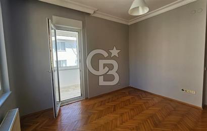 KADIKÖY CADDEBOSTAN DA 190 m² 4+1 GENİŞ SALONLU KİRALIK DAİRE