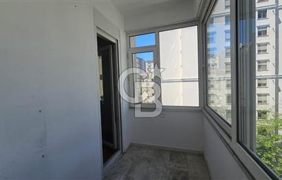 KADIKÖY CADDEBOSTAN DA 190 m² 4+1 GENİŞ SALONLU KİRALIK DAİRE