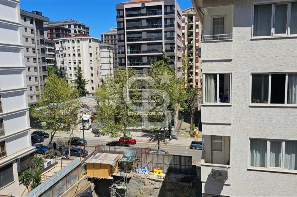 KADIKÖY CADDEBOSTAN DA 190 m² 4+1 GENİŞ SALONLU KİRALIK DAİRE