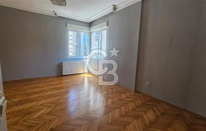 KADIKÖY CADDEBOSTAN DA 190 m² 4+1 GENİŞ SALONLU KİRALIK DAİRE