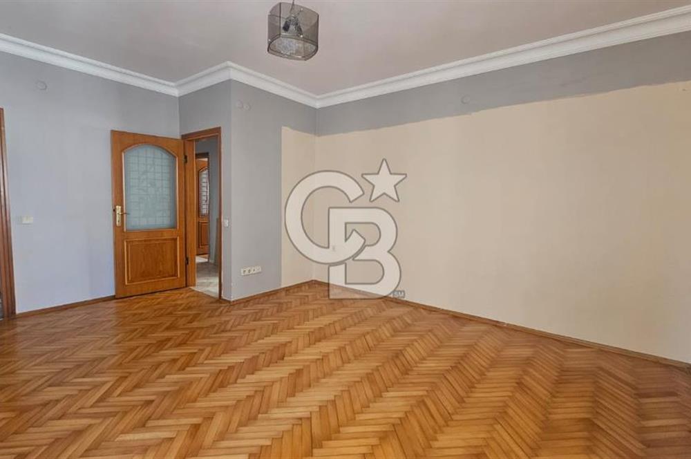 KADIKÖY CADDEBOSTAN DA 190 m² 4+1 GENİŞ SALONLU KİRALIK DAİRE