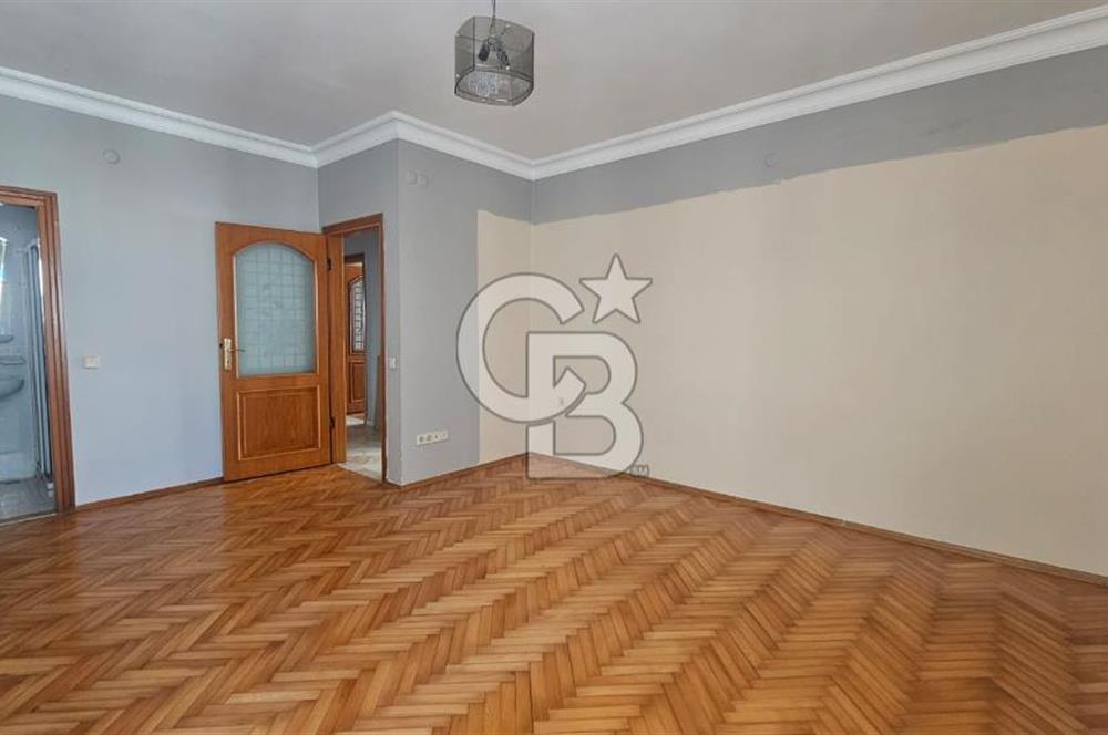 KADIKÖY CADDEBOSTAN DA 190 m² 4+1 GENİŞ SALONLU KİRALIK DAİRE