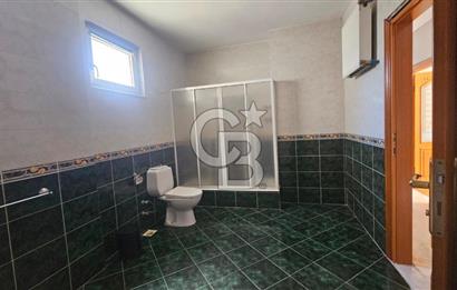KADIKÖY CADDEBOSTAN DA 190 m² 4+1 GENİŞ SALONLU KİRALIK DAİRE