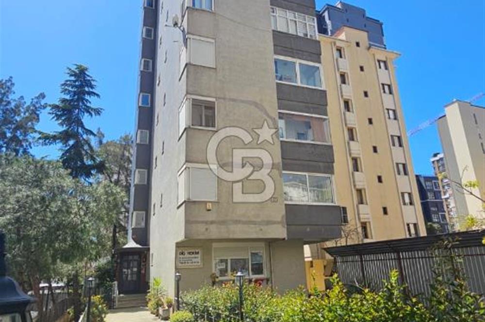 KADIKÖY CADDEBOSTAN DA 190 m² 4+1 GENİŞ SALONLU KİRALIK DAİRE