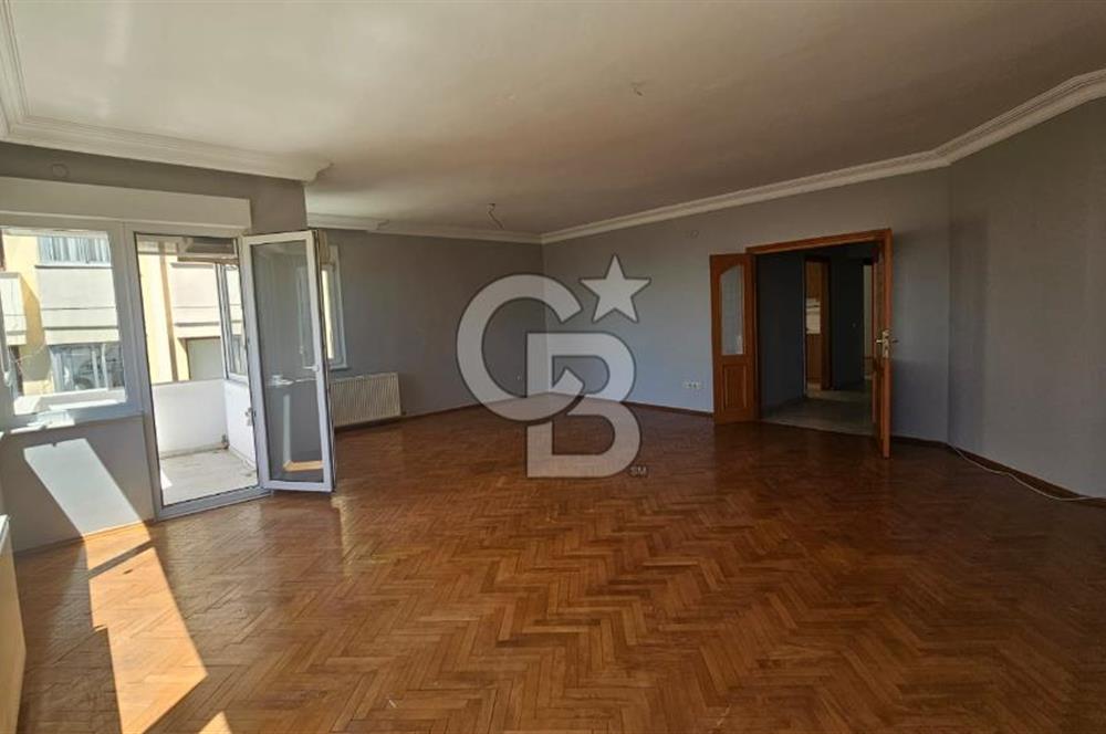 KADIKÖY CADDEBOSTAN DA 190 m² 4+1 GENİŞ SALONLU KİRALIK DAİRE