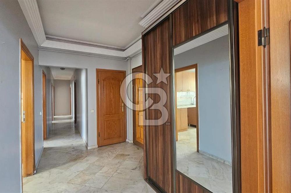 KADIKÖY CADDEBOSTAN DA 190 m² 4+1 GENİŞ SALONLU KİRALIK DAİRE