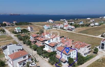 ÇANAKKALE ÇARDAK'TA,KÖPRÜ VE DENİZ MANZARALI TRİPLEKS SATILIK EV
