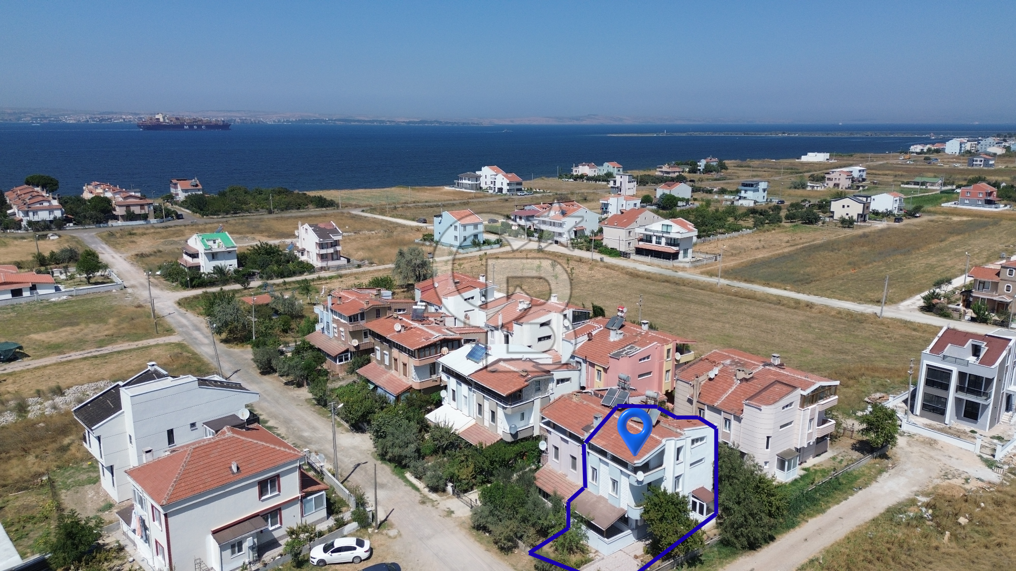 ÇANAKKALE ÇARDAK'TA,KÖPRÜ VE DENİZ MANZARALI TRİPLEKS SATILIK EV