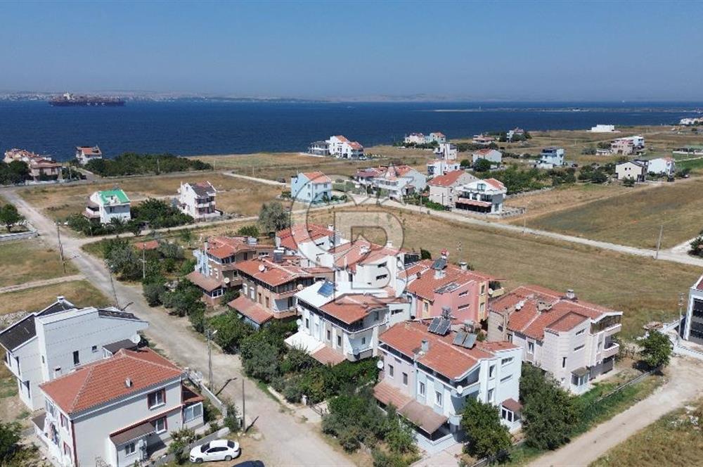 ÇANAKKALE ÇARDAK'TA,KÖPRÜ VE DENİZ MANZARALI TRİPLEKS SATILIK EV