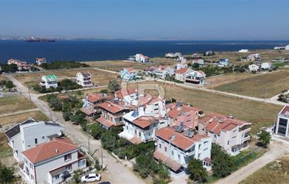 ÇANAKKALE ÇARDAK'TA,KÖPRÜ VE DENİZ MANZARALI TRİPLEKS SATILIK EV