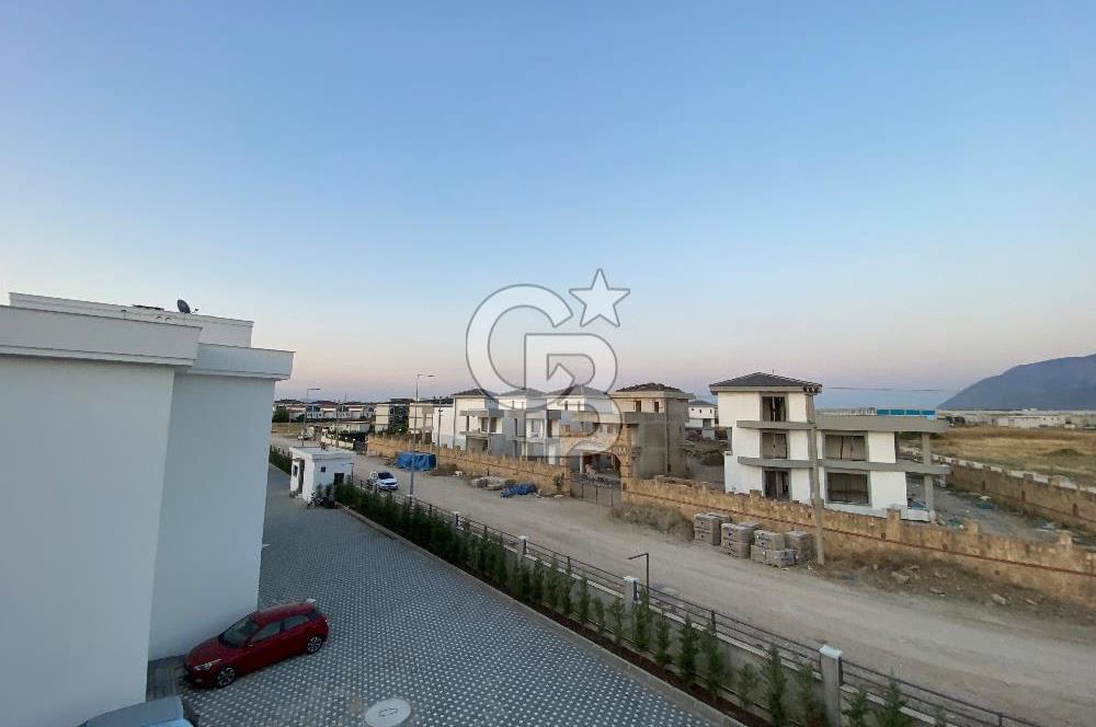 Manisa Karaalide havuzlu site içerisinde sıfır 1+1 daire