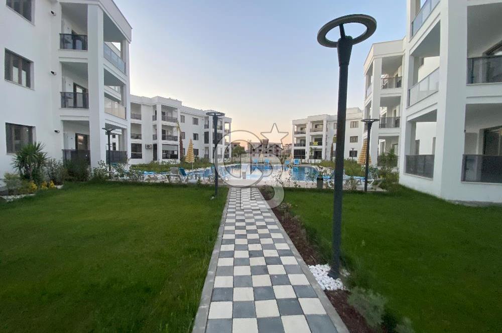 Manisa Karaalide havuzlu site içerisinde sıfır 1+1 daire