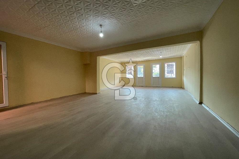 BERGAMA CUMHURİYET MEYDANINDA MERKEZİ KİRALIK OFİS