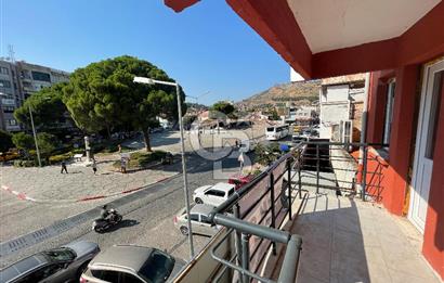 BERGAMA CUMHURİYET MEYDANINDA MERKEZİ KİRALIK OFİS