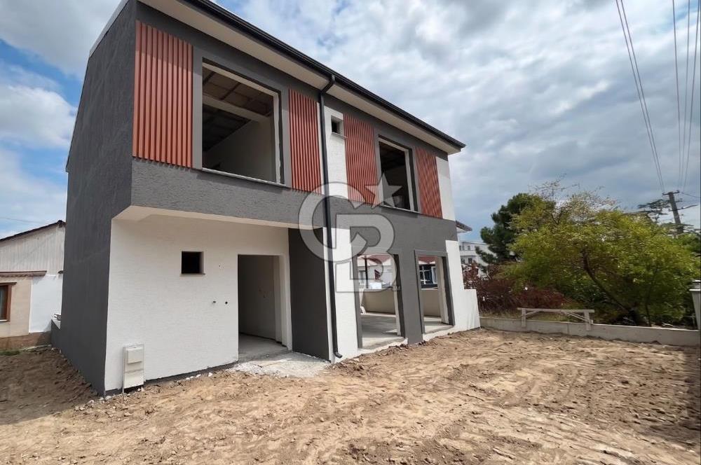 İZMİT GÜNDOĞDU MAHALLESİNDE ULTRA LÜKS 5+1 SATILIK VİLLA
