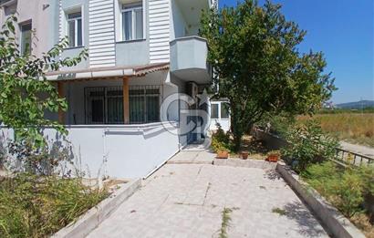 ÇANAKKALE ÇARDAK'TA,KÖPRÜ VE DENİZ MANZARALI TRİPLEKS SATILIK EV