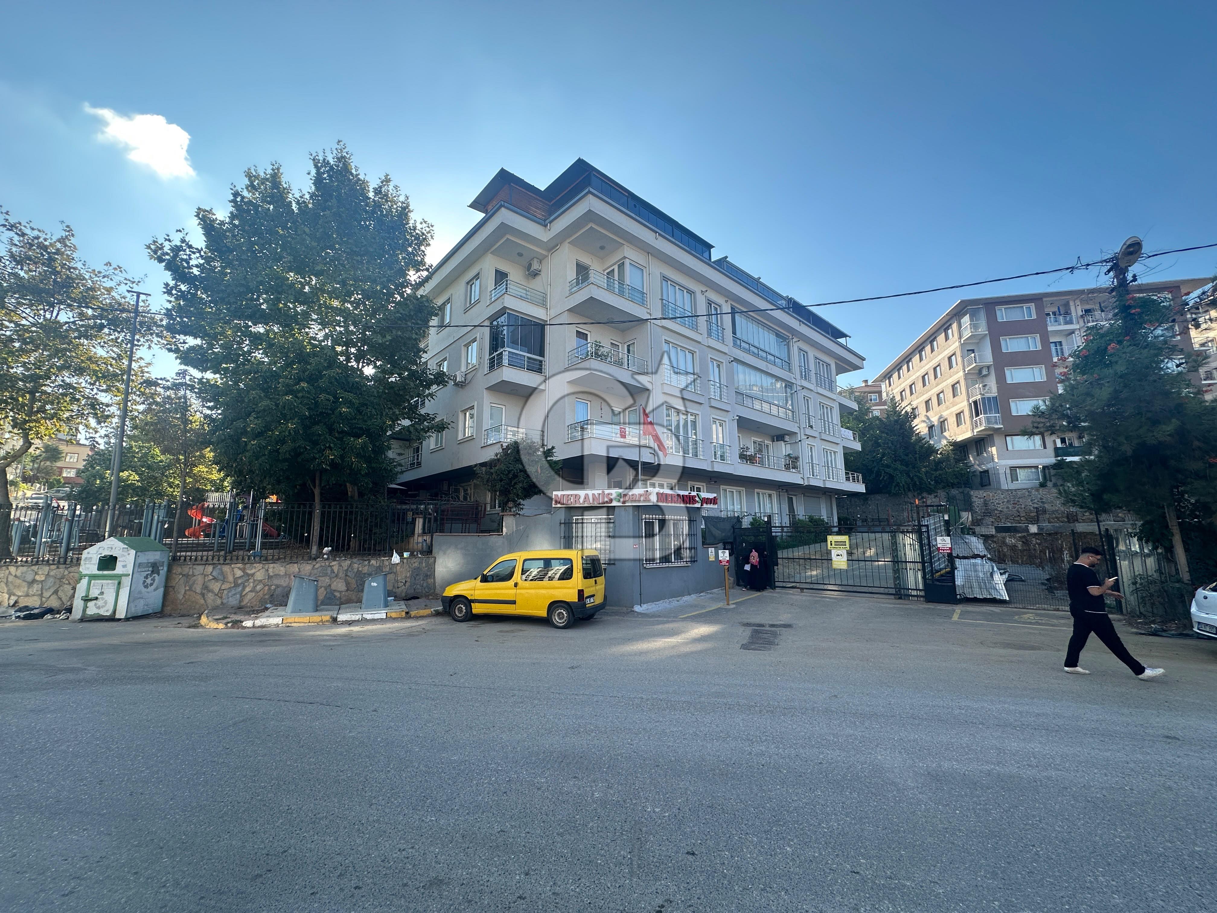 PENDİK YAYALAR MAHALLESİNDE SİTE İÇERİSİNDE ARA KAT 1+1 DAİRE