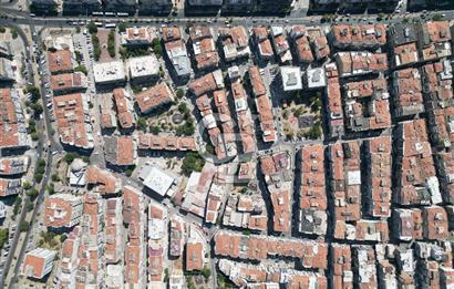 KARŞIYAKA GONCALAR’DA MERKEZİ KONUMDA SATILIK 2+1 ARA KAT DAİRE