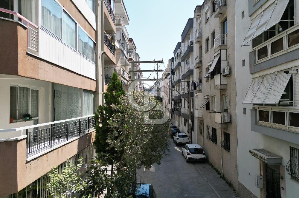 KARŞIYAKA GONCALAR’DA MERKEZİ KONUMDA SATILIK 2+1 ARA KAT DAİRE