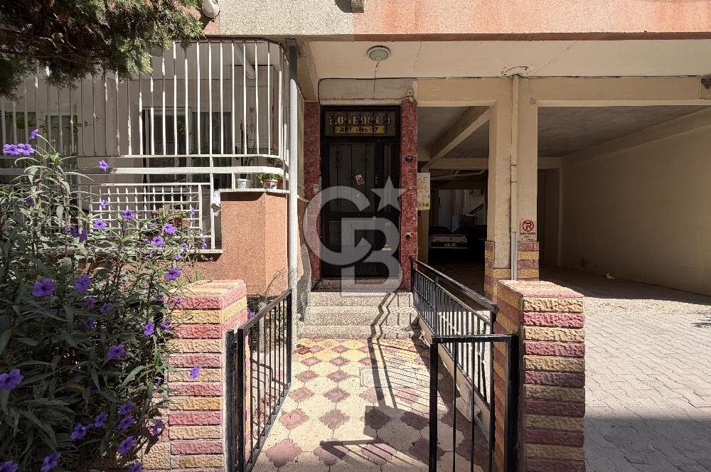 KARŞIYAKA GONCALAR’DA MERKEZİ KONUMDA SATILIK 2+1 ARA KAT DAİRE