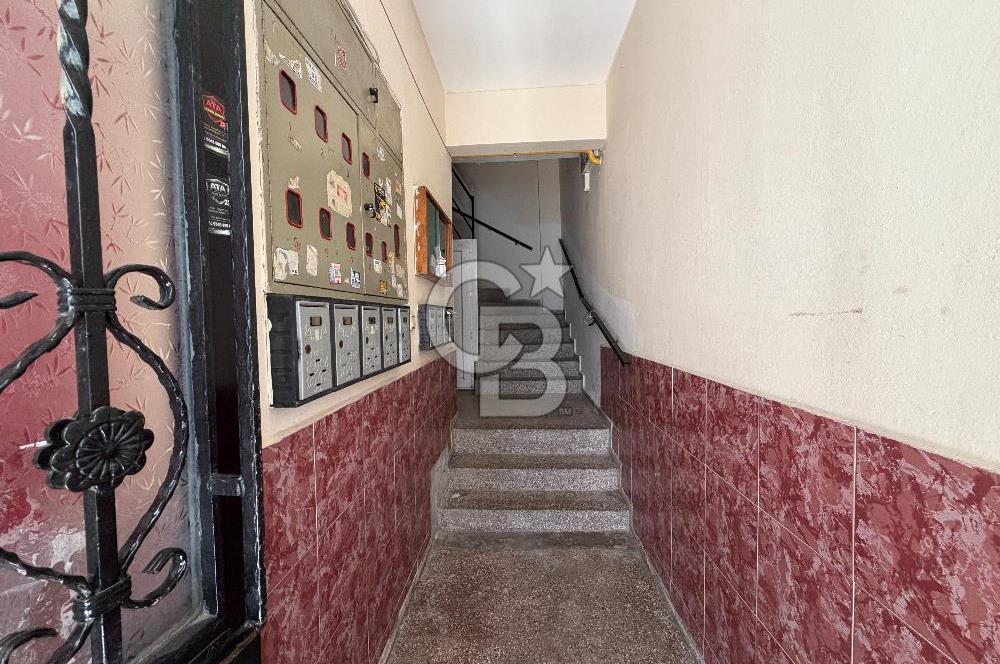 KARŞIYAKA GONCALAR’DA MERKEZİ KONUMDA SATILIK 2+1 ARA KAT DAİRE