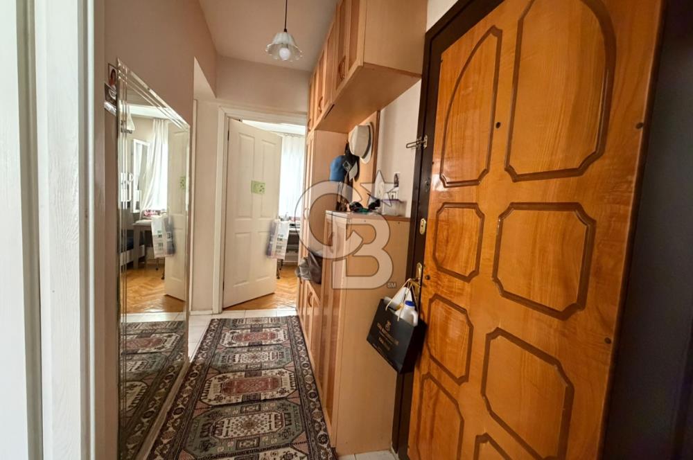 KARŞIYAKA GONCALAR’DA MERKEZİ KONUMDA SATILIK 2+1 ARA KAT DAİRE