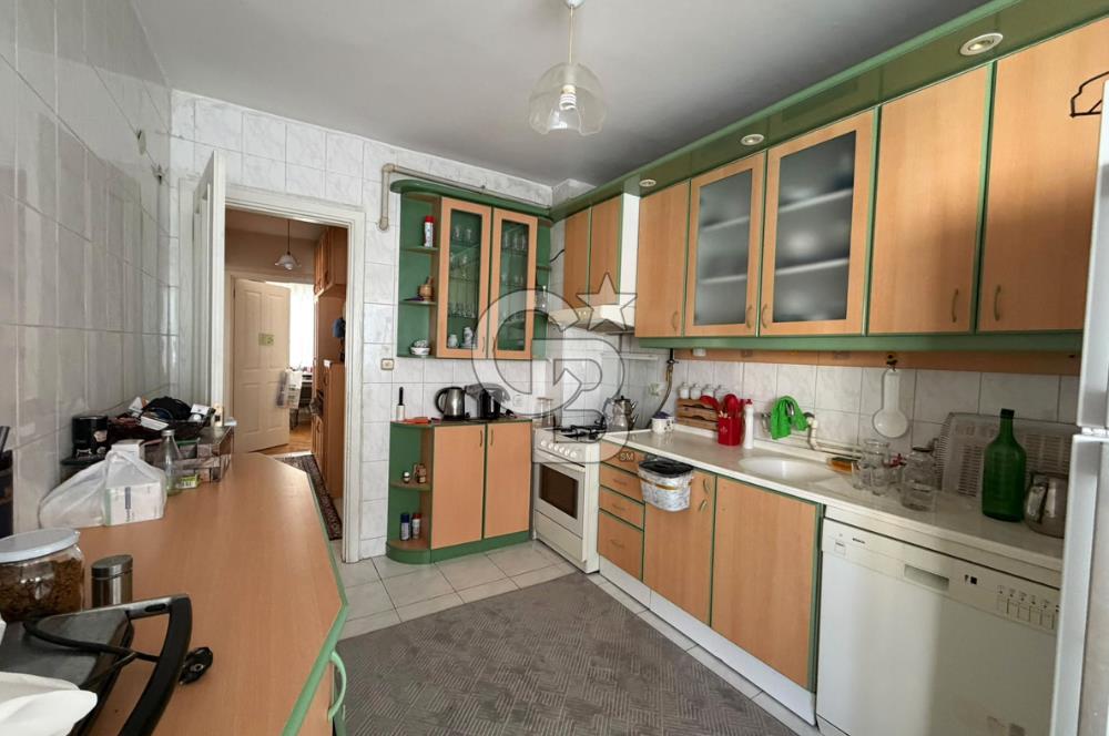 KARŞIYAKA GONCALAR’DA MERKEZİ KONUMDA SATILIK 2+1 ARA KAT DAİRE