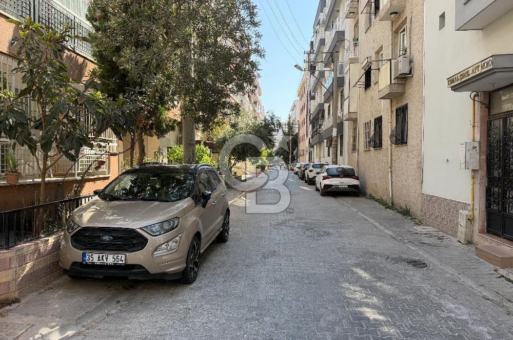 KARŞIYAKA GONCALAR’DA MERKEZİ KONUMDA SATILIK 2+1 ARA KAT DAİRE