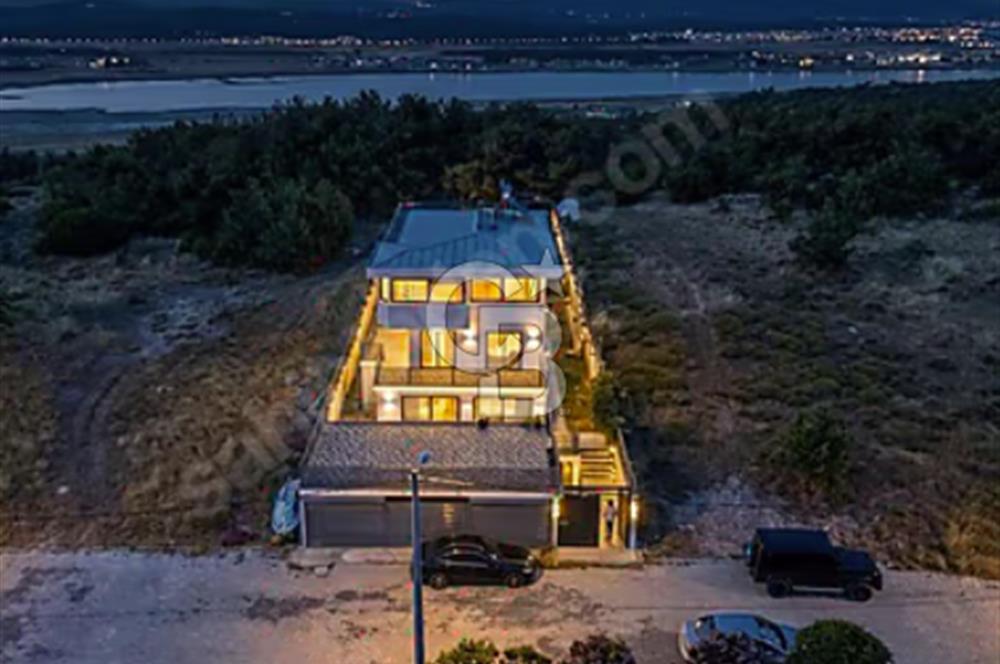 Ayvalık küçükköyde tam müstakil malikane