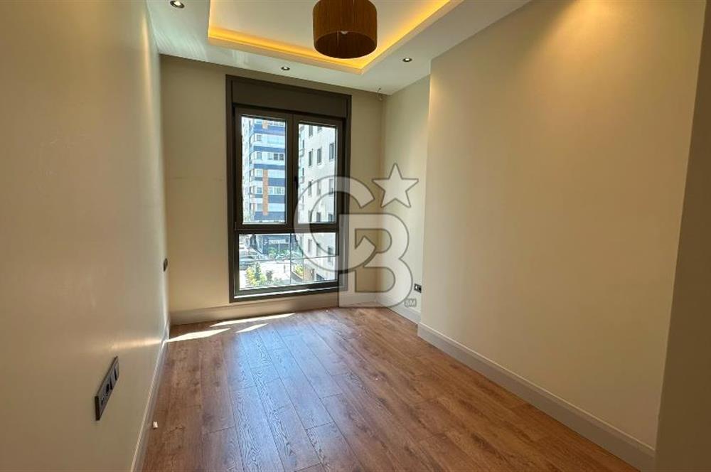 FENERYOLU,BAĞDAT CD. KONUTA VE İŞYERİNE UYGUN 135M2 BALKONLU 3+1