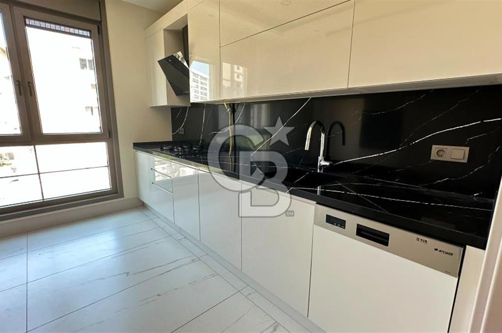 FENERYOLU,BAĞDAT CD. KONUTA VE İŞYERİNE UYGUN 135M2 BALKONLU 3+1