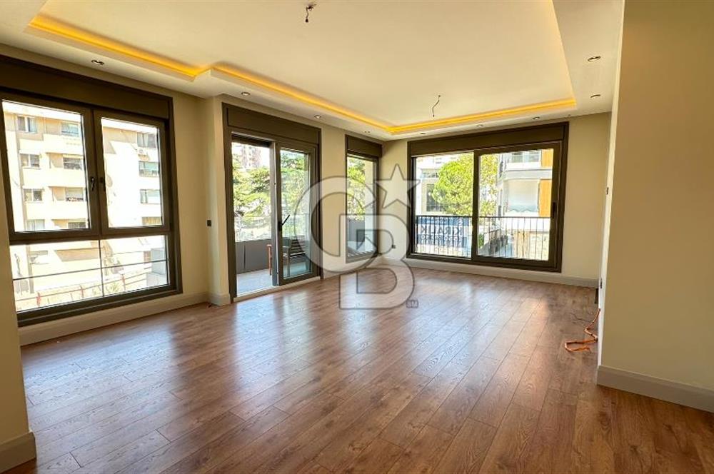 FENERYOLU,BAĞDAT CD. KONUTA VE İŞYERİNE UYGUN 135M2 BALKONLU 3+1