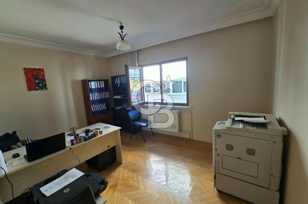 TURAN GÜNEŞ'E BİR BİNA ASANSÖRLÜ K.GARAJLI SATILIK 3+1DAİRE