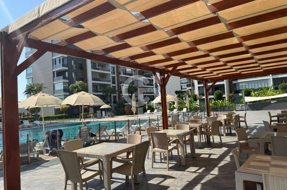 Ataşehir Modern1'de, 2 Balkondan Havuz Manzaralı, Satılık 3+1 Daire