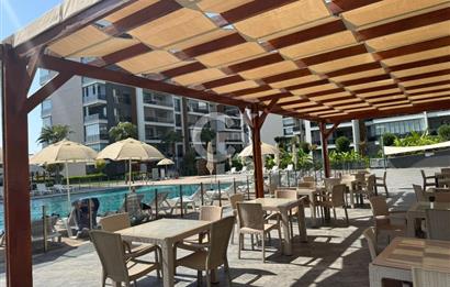 Ataşehir Modern1'de, 2 Balkondan Havuz Manzaralı, Satılık 3+1 Daire