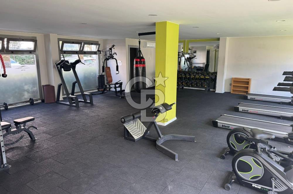 Ataşehir Modern1'de, 2 Balkondan Havuz Manzaralı, Satılık 3+1 Daire