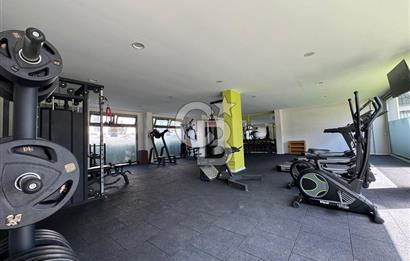 Ataşehir Modern1'de, 2 Balkondan Havuz Manzaralı, Satılık 3+1 Daire