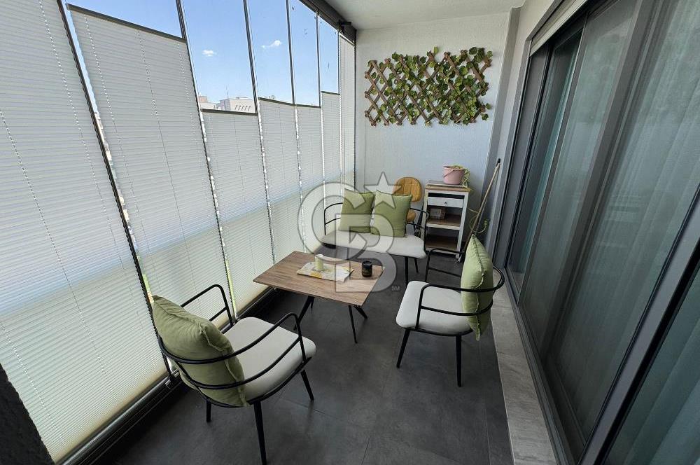 Ataşehir Modern1'de, 2 Balkondan Havuz Manzaralı, Satılık 3+1 Daire