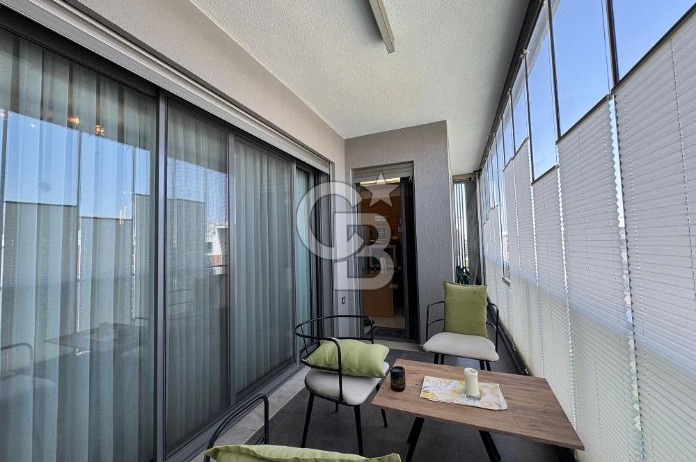 Ataşehir Modern1'de, 2 Balkondan Havuz Manzaralı, Satılık 3+1 Daire