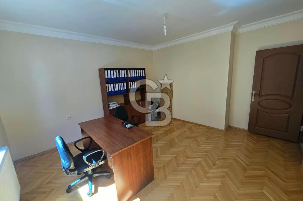 TURAN GÜNEŞ'E BİR BİNA ASANSÖRLÜ K.GARAJLI SATILIK 3+1DAİRE