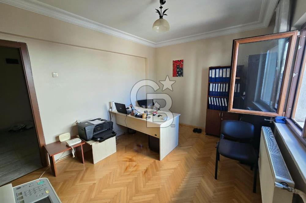 TURAN GÜNEŞ'E BİR BİNA ASANSÖRLÜ K.GARAJLI SATILIK 3+1DAİRE