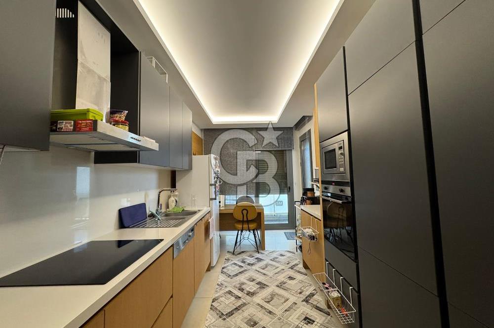 Ataşehir Modern1'de, 2 Balkondan Havuz Manzaralı, Satılık 3+1 Daire