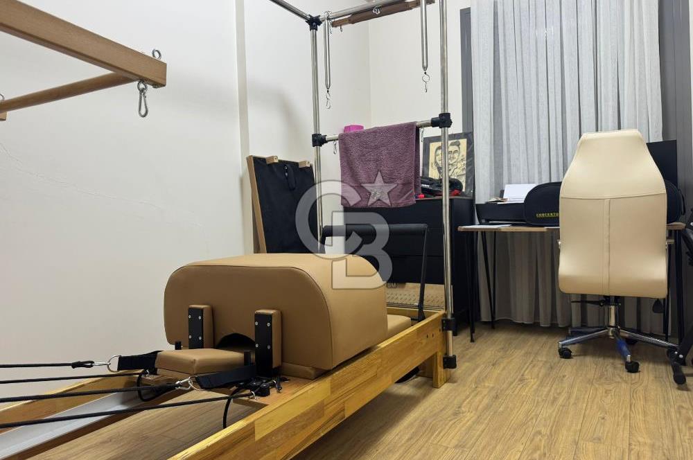 Ataşehir Modern1'de, 2 Balkondan Havuz Manzaralı, Satılık 3+1 Daire