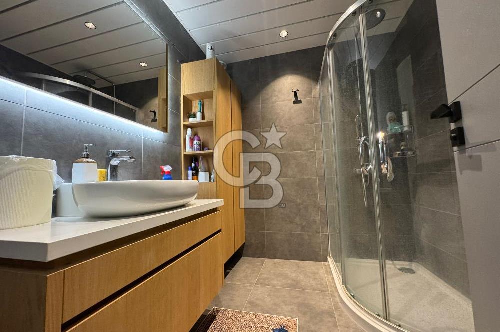 Ataşehir Modern1'de, 2 Balkondan Havuz Manzaralı, Satılık 3+1 Daire