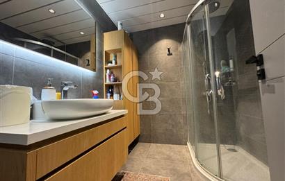 Ataşehir Modern1'de, 2 Balkondan Havuz Manzaralı, Satılık 3+1 Daire