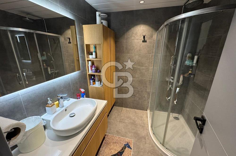 Ataşehir Modern1'de, 2 Balkondan Havuz Manzaralı, Satılık 3+1 Daire