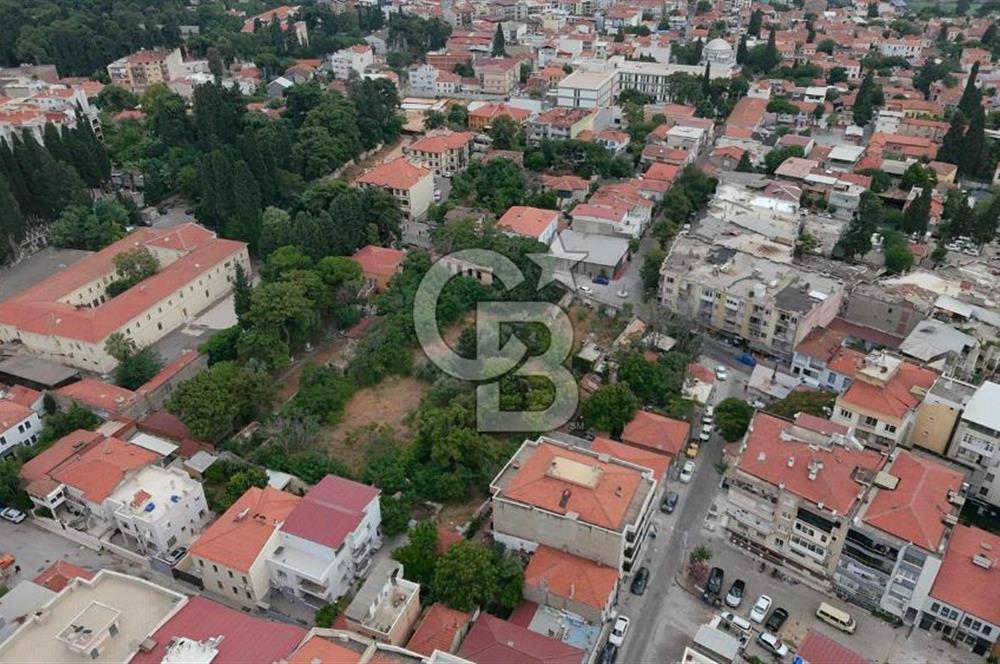 İzmir Buca'da Tarihi Marcel Balladur Levanten Köşkü 1300 m² Alan