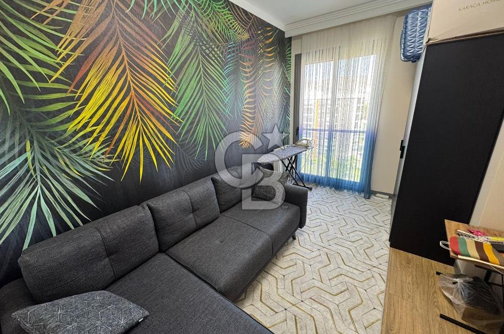 Ataşehir Modern1'de, 2 Balkondan Havuz Manzaralı, Satılık 3+1 Daire